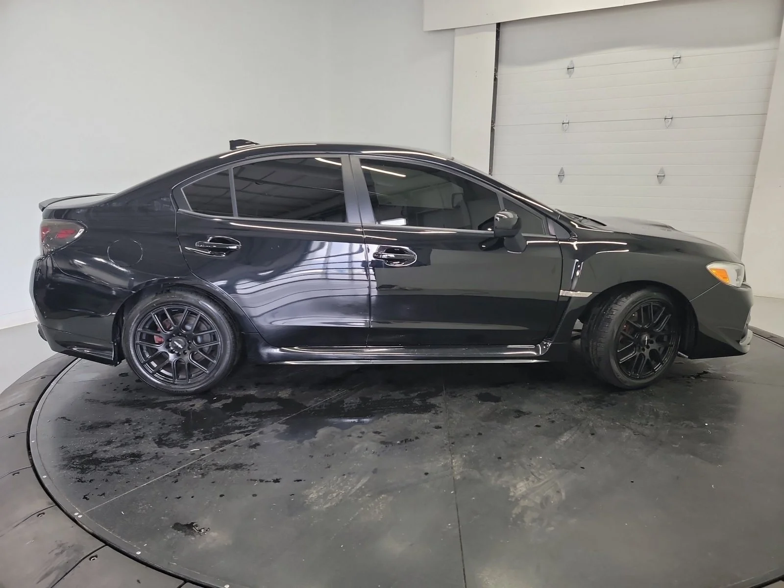 Used 2016 Crystal Black Silica Subaru Base image 9