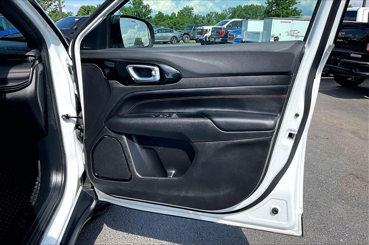 Used 2025 Bright White Clearcoat Jeep Trailhawk 4x4 image 22