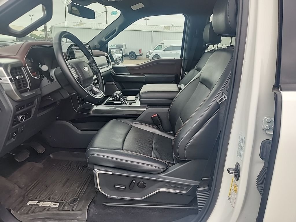 Used 2023 White Ford Lariat image 19