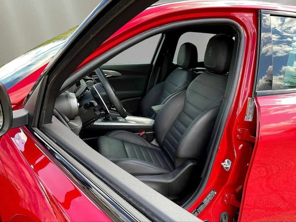 Used 2024 Alfa Rosso Alfa Romeo Veloce image 21