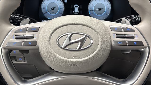 Used 2025 Hyper White Hyundai Calligraphy image 16