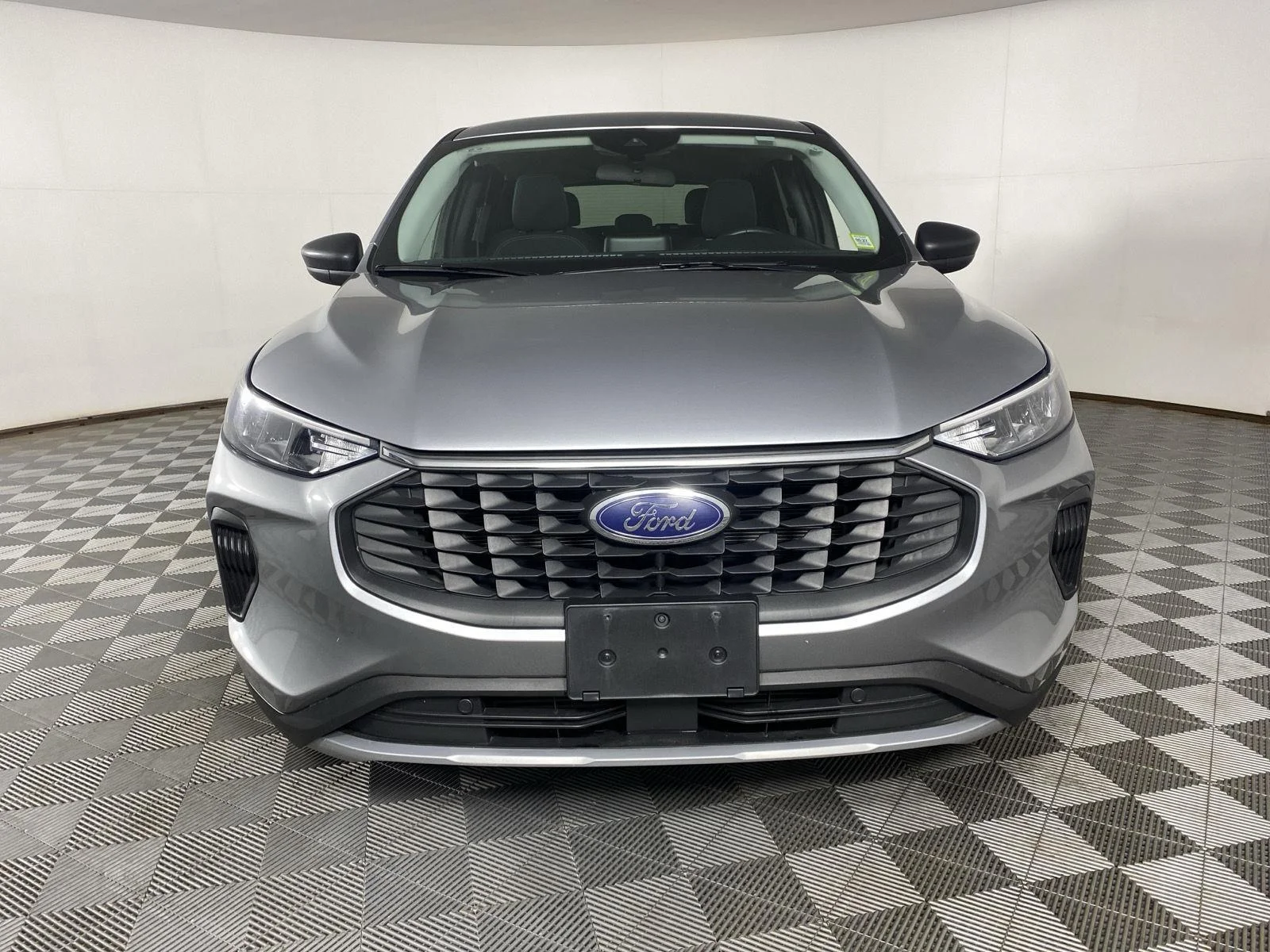 Used 2023 Iconic Silver Ford Active image 5