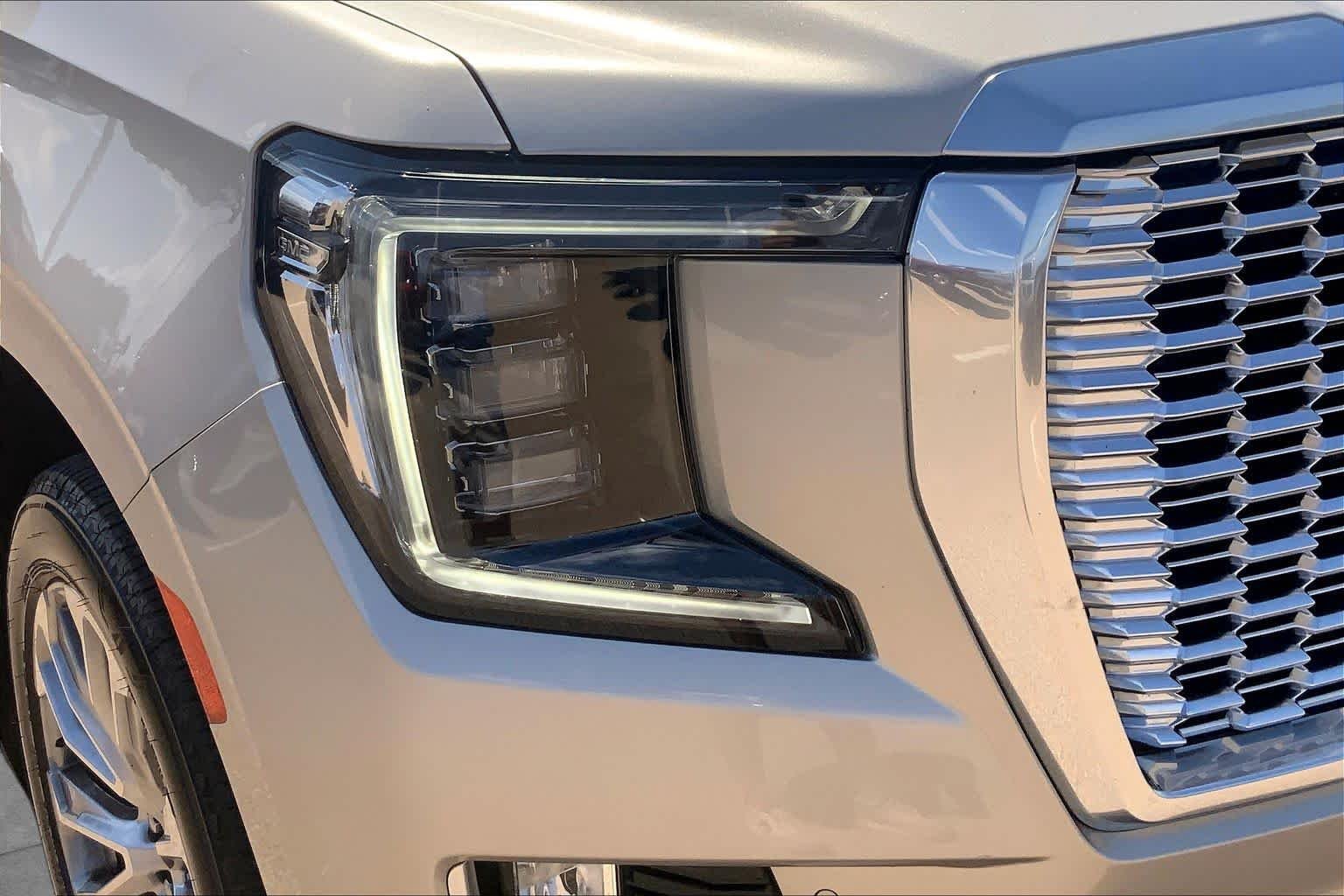 Used 2023 Pearl Beige Metallic GMC Denali image 28