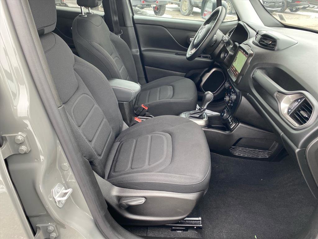 Used 2022 Sting-Gray Clearcoat Jeep Latitude image 26