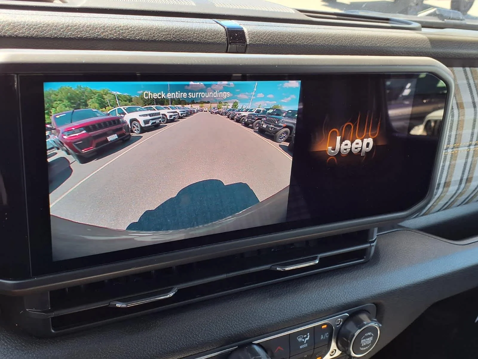 New 2026 Granite Crystal Metallic Clearcoat Jeep 85th Anniversary image 23