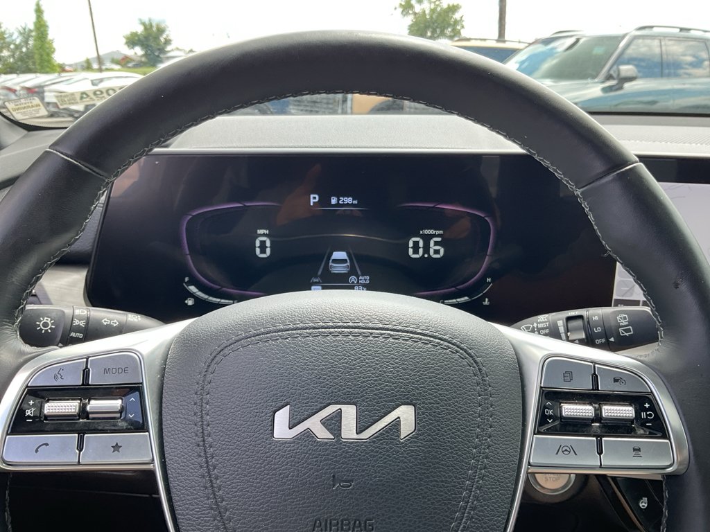 Used 2023 Jungle Green Kia EX X-Line image 32
