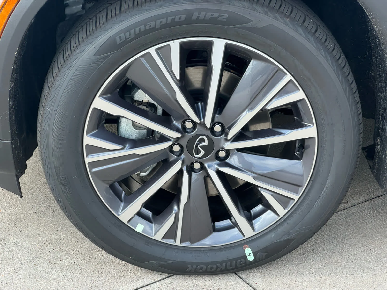 New 2027 RADIANT WHITE INFINITI Luxe FWD image 7