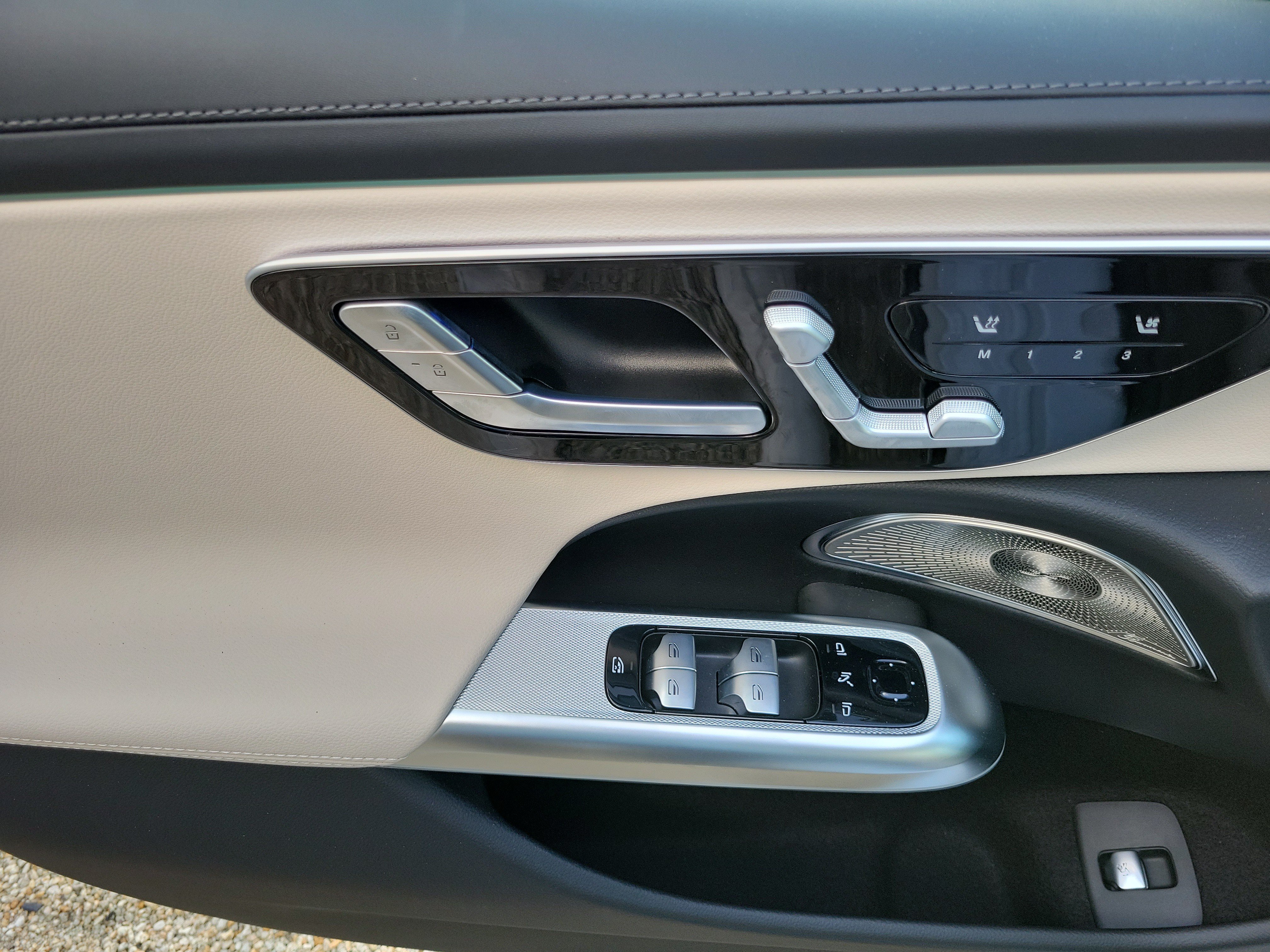 New 2026 MANUFAKTUR Moonlight White Metallic Mercedes-Benz E 350 image 48