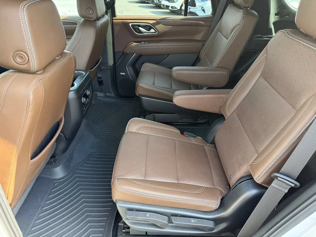 Used 2023 Iridescent Pearl Tricoat Chevrolet High Country image 20
