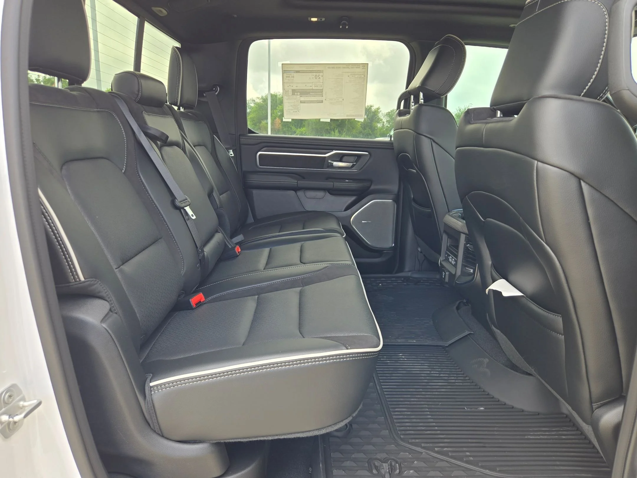 2026 RAM 1500 Laramie - Photo 20