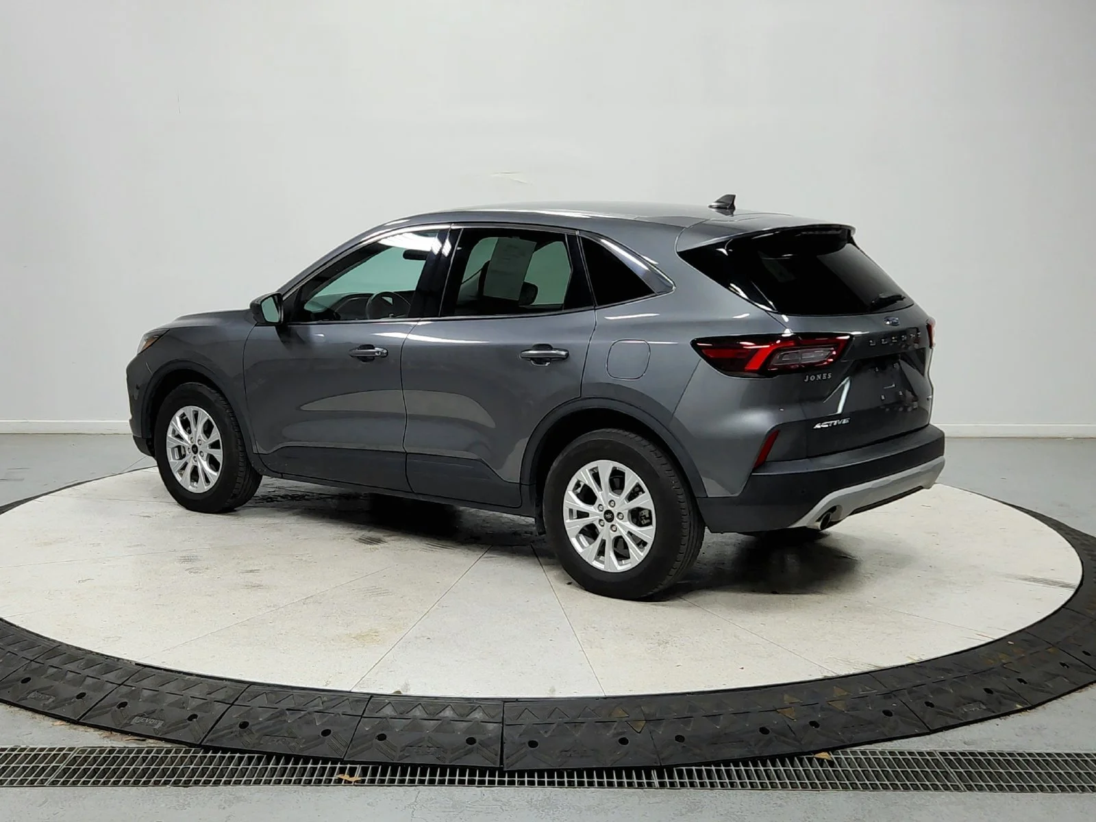 Used 2024 Gray Ford Active image 6