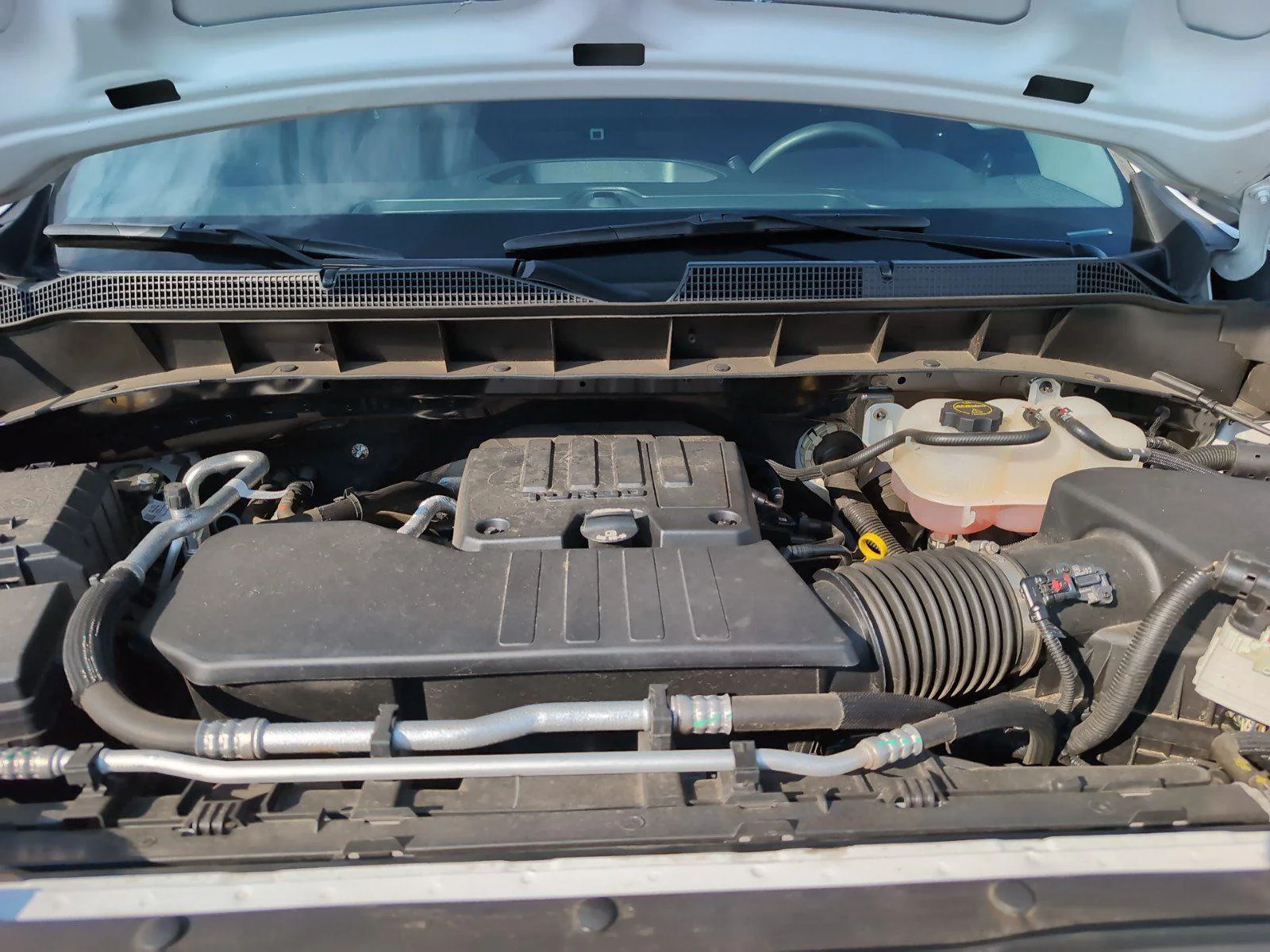 Used 2025 Summit White Chevrolet WT image 16