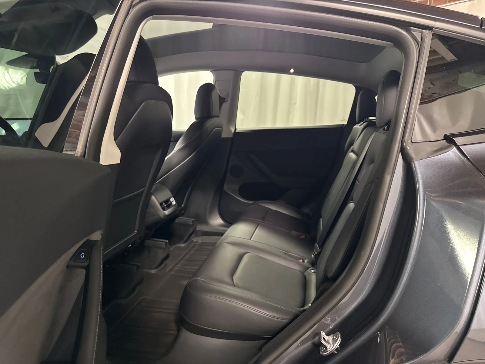Used 2022 Midnight Silver Metallic Tesla Long Range image 5