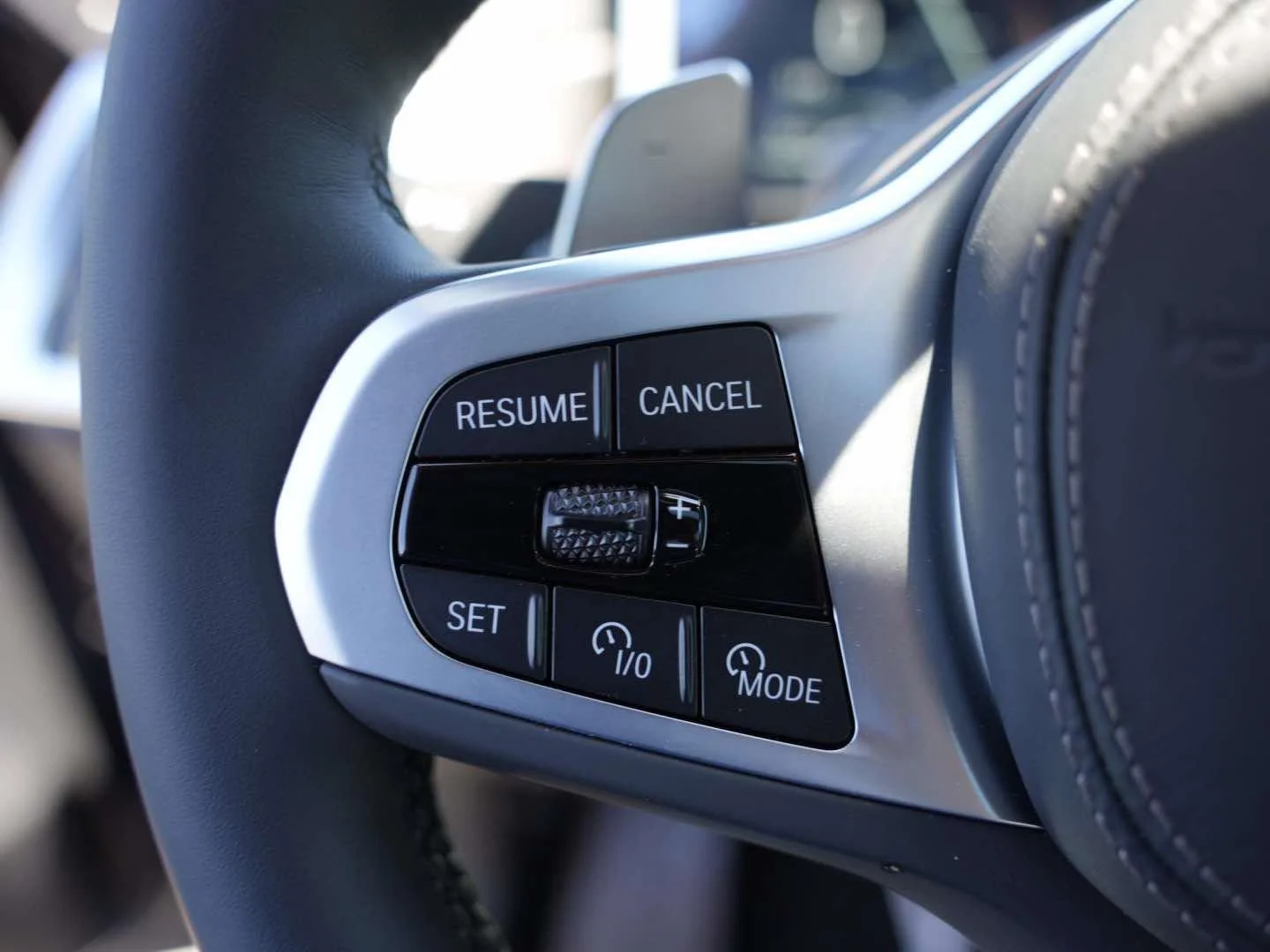 New 2026 Carbon Black Metallic BMW sDrive40i image 15