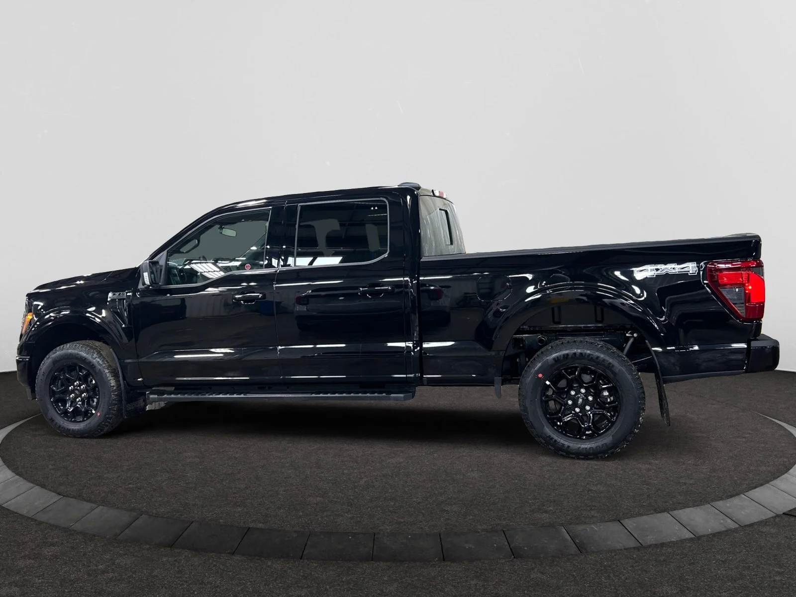 New 2026 Agate Black Metallic Ford XLT image 2