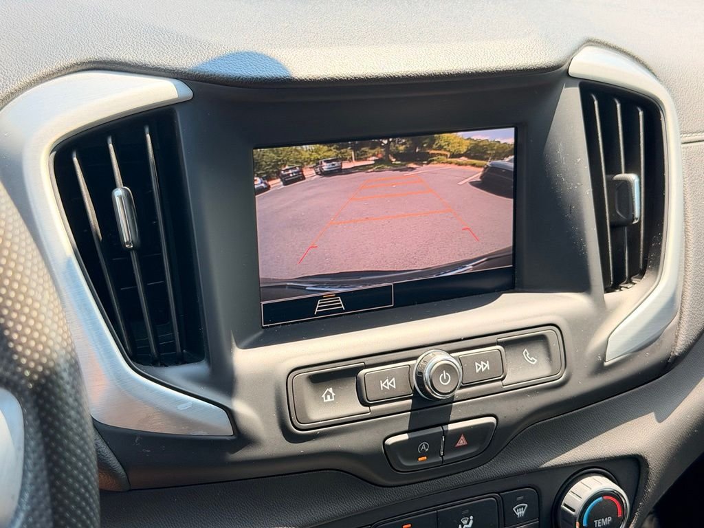 Used 2024 Silver GMC SLE image 29