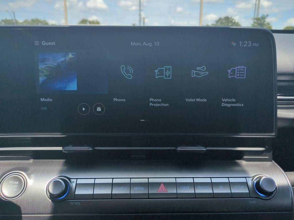New 2027 Gray Hyundai SE FWD image 20