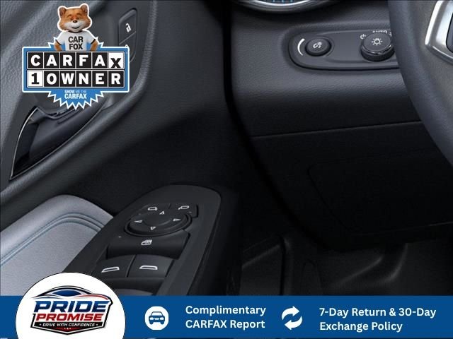 Used 2025 White Chevrolet LT image 24