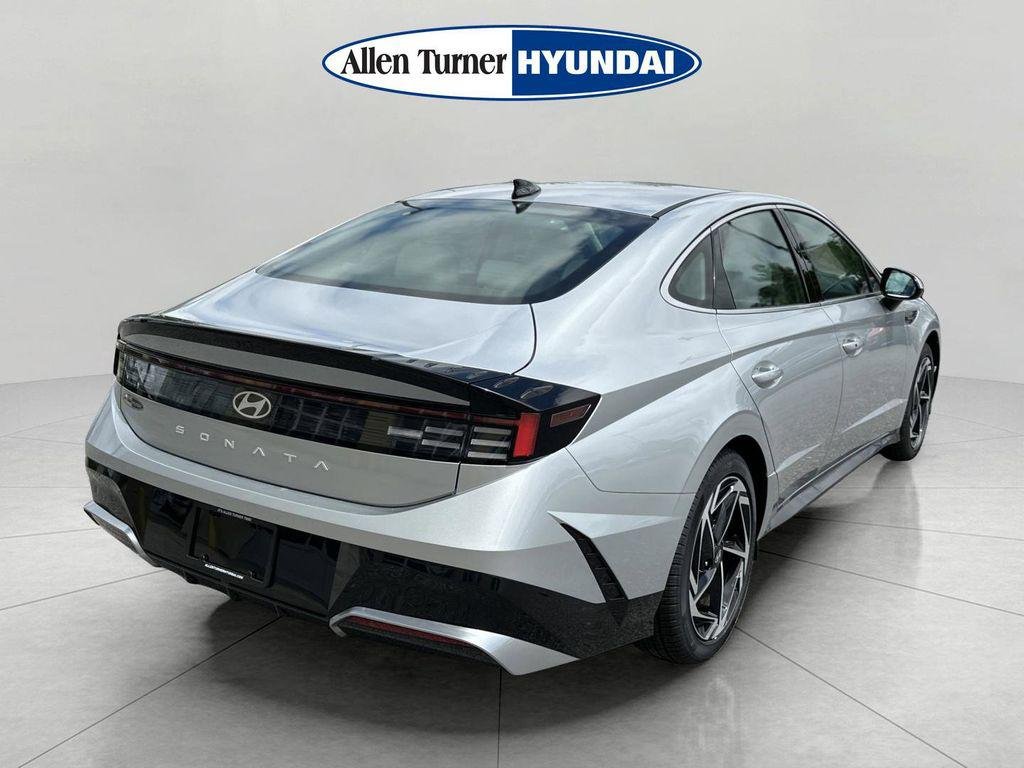 New 2026 Aero Silver Hyundai SEL Sport image 6