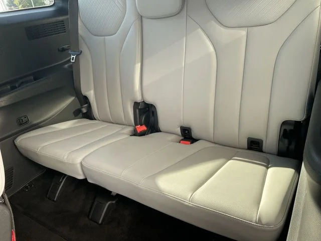 Used 2025 White Hyundai SEL image 23
