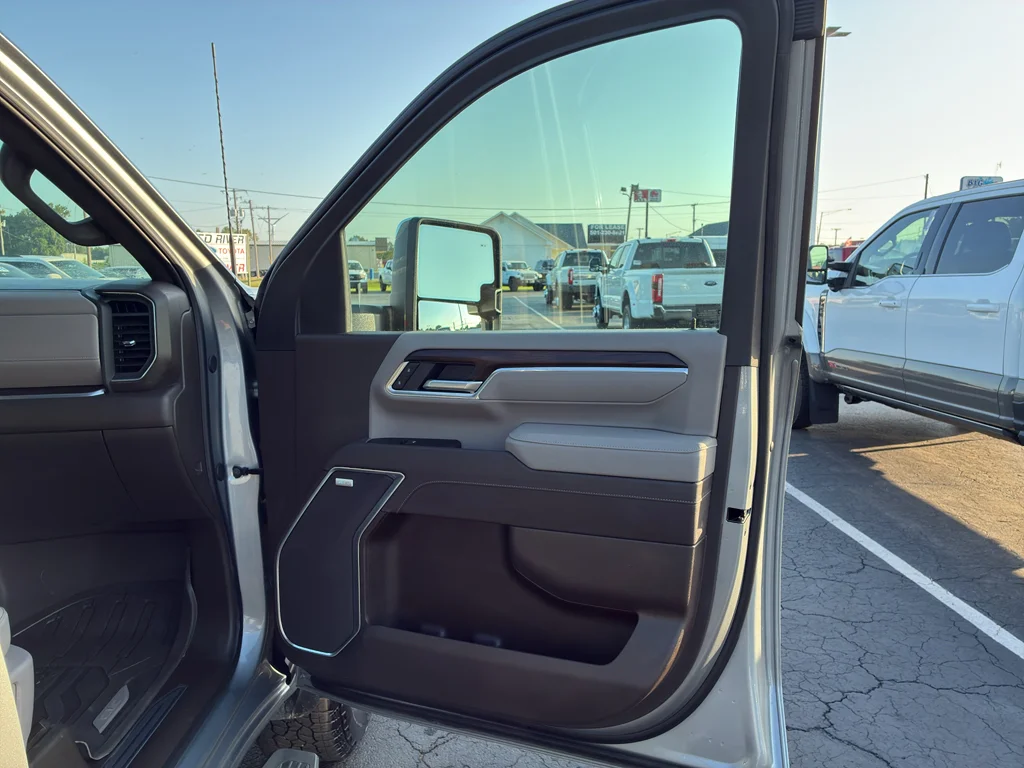 Used 2025 Sterling GMC SLT image 16