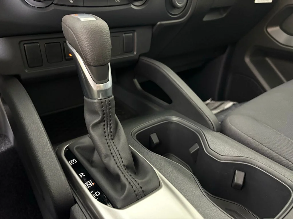 New 2026 Glacier White Nissan King Cab® S image 31