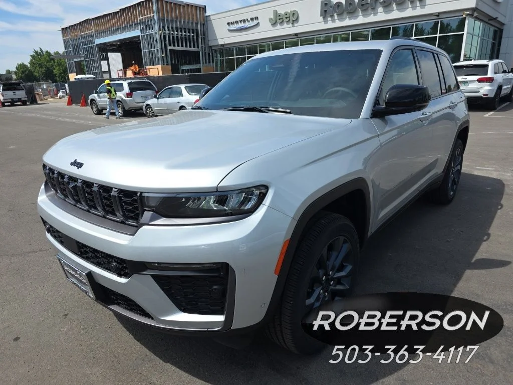 New 2026 Silver Zynith Exterior Paint Jeep  image 1