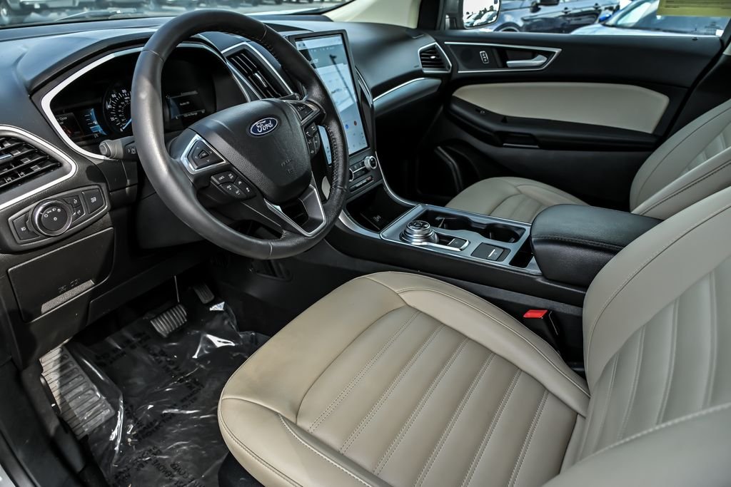Used 2021 Gray Ford SEL image 13