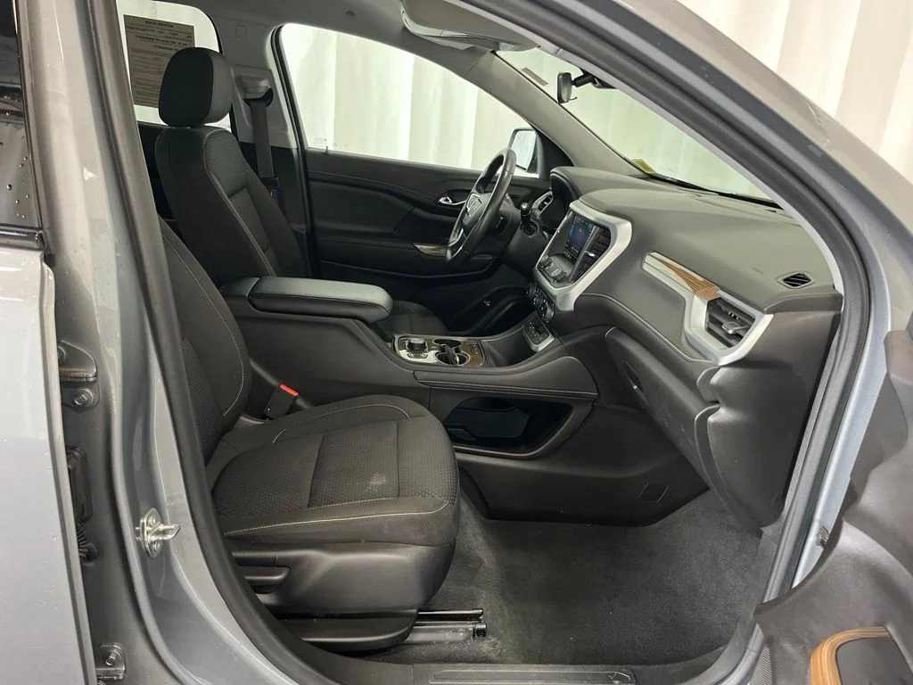 Used 2023 Silver GMC SLE image 19