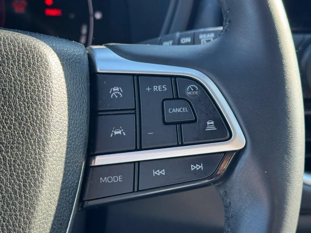 Used 2024 White Toyota XLE image 28