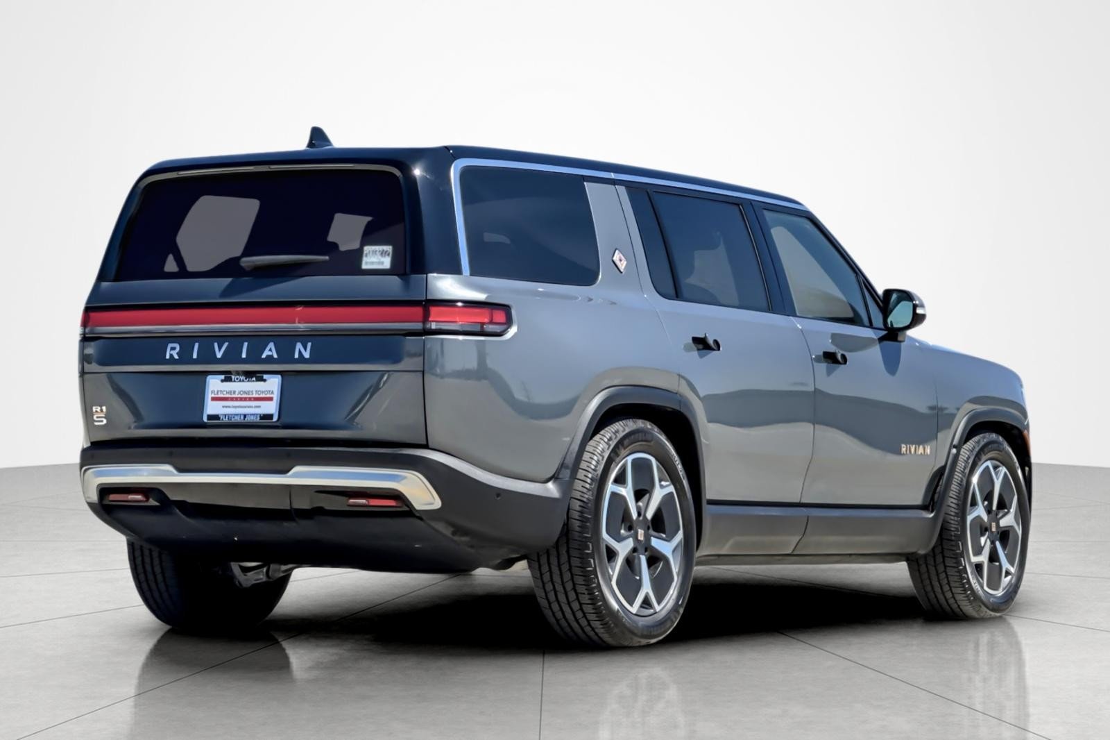 Used 2024 GRAY Rivian Adventure image 5