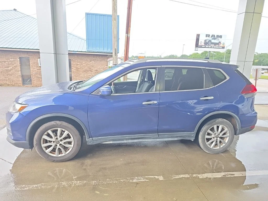 Used 2019 Blue Nissan SV image 2