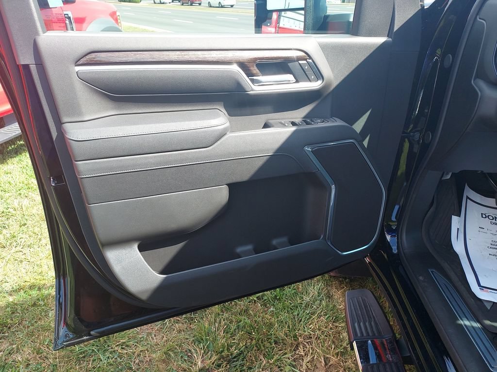 New 2026 Onyx Black GMC SLE image 12