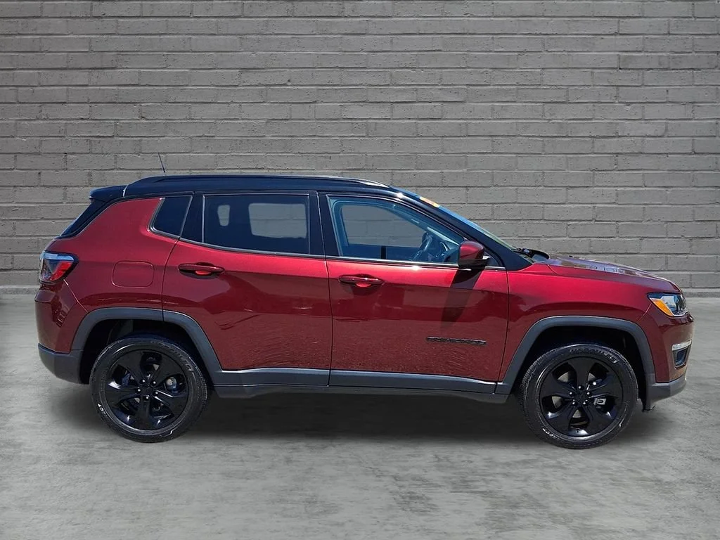 Used 2021 Velvet Red Pearlcoat Jeep Altitude image 13