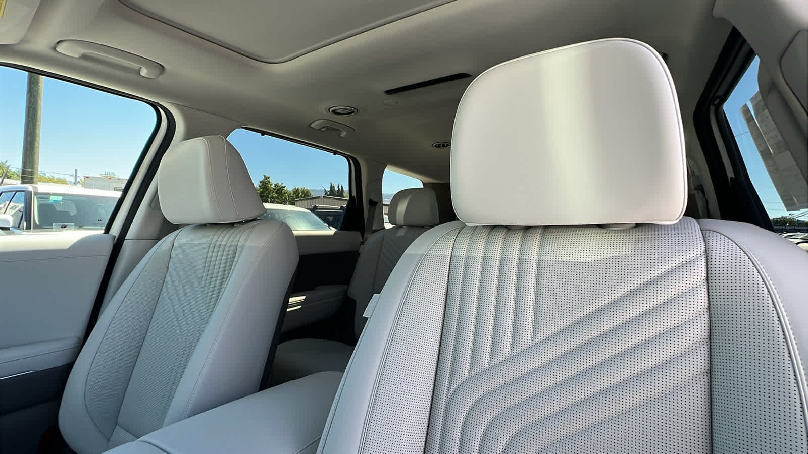 New 2026 Creamy White Pearl Hyundai Blue SEL Premium 8P image 11