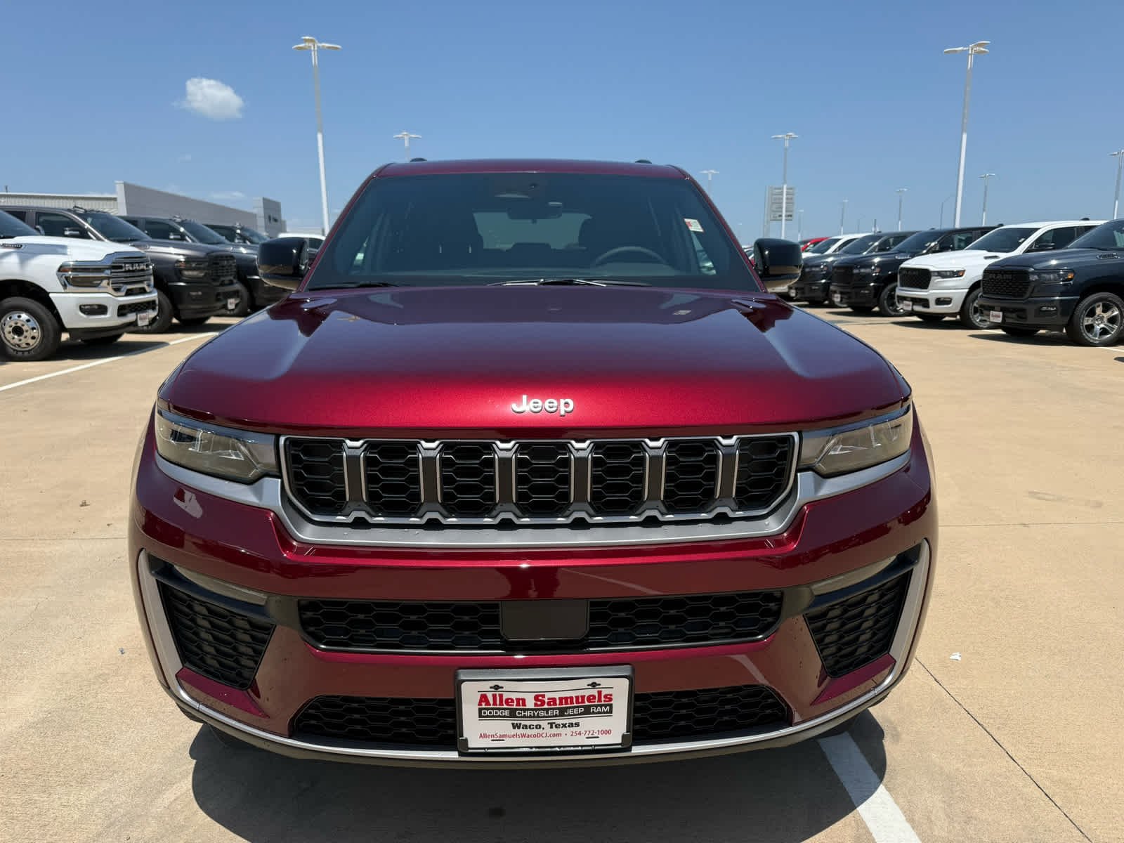 New 2026 Velvet Red Pearl-Coat Exterior Paint Jeep Limited image 3