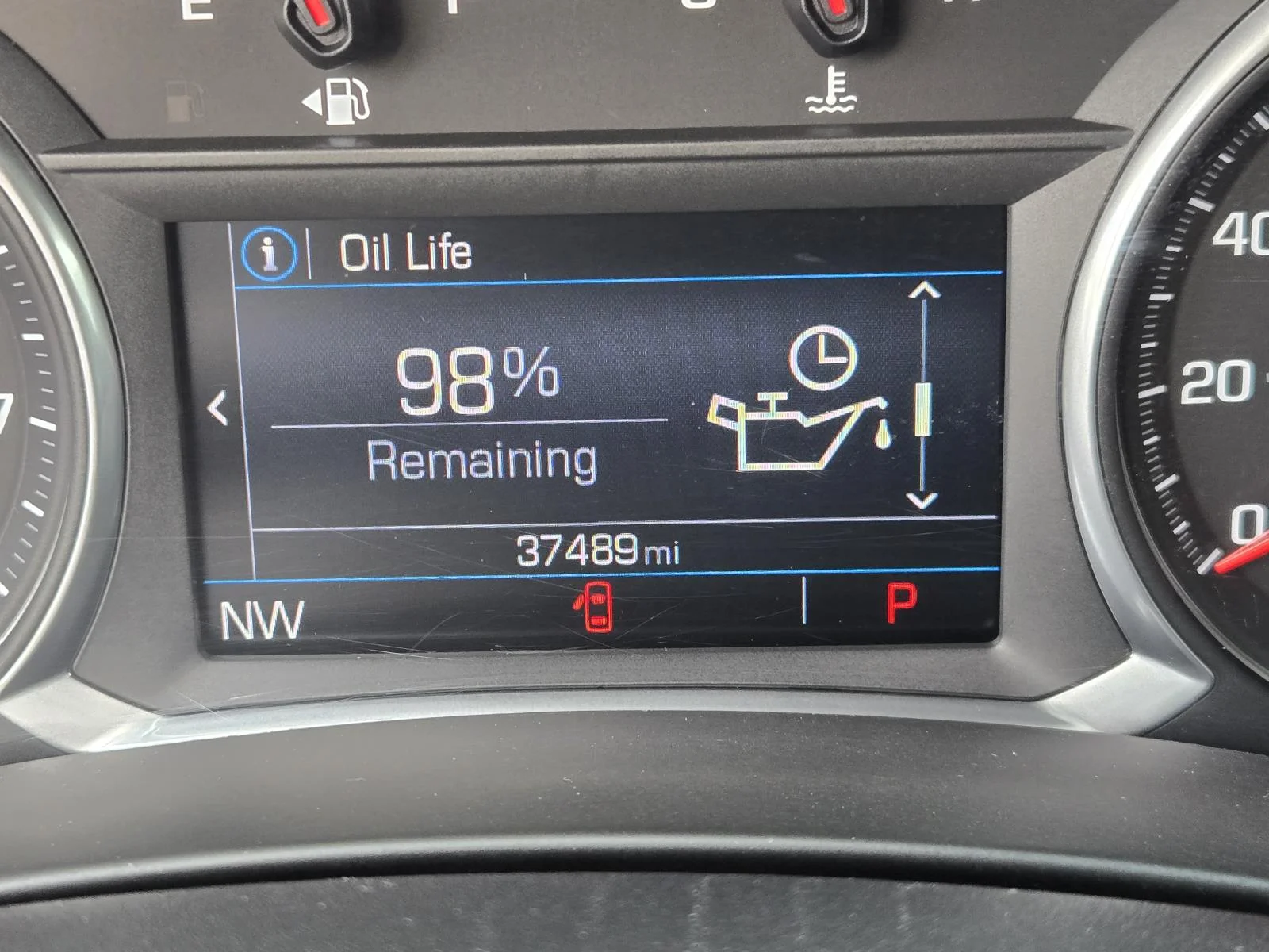 Used 2019 Ebony Twilight Metallic GMC FWD 4dr SLE image 16