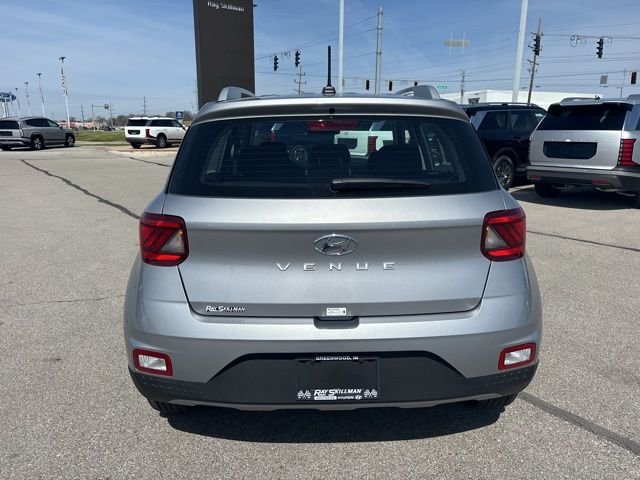 New 2026 Shimmering Silver Hyundai SEL image 8