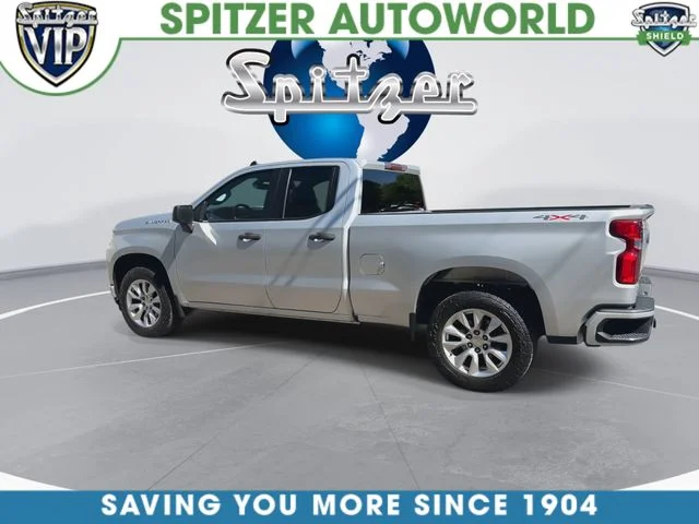 Used 2021 Silver Chevrolet Custom image 7