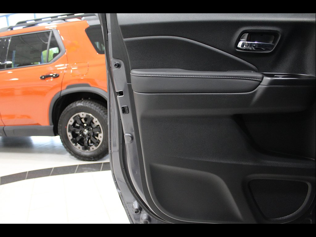 Certified Used 2023 Modern Steel Metallic Honda RTL image 18