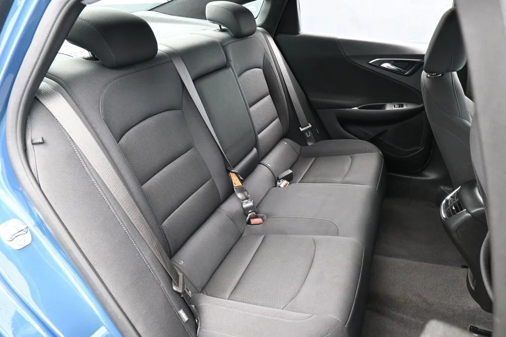 Used 2025 Lakeshore Blue Metallic Chevrolet LT image 40