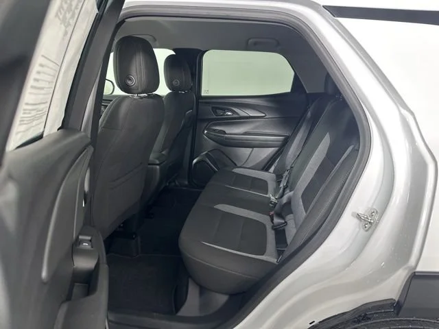 Used 2025 Summit White Chevrolet LT image 22