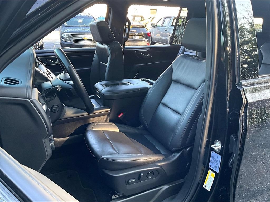 Used 2024 Black Chevrolet Z71 image 10