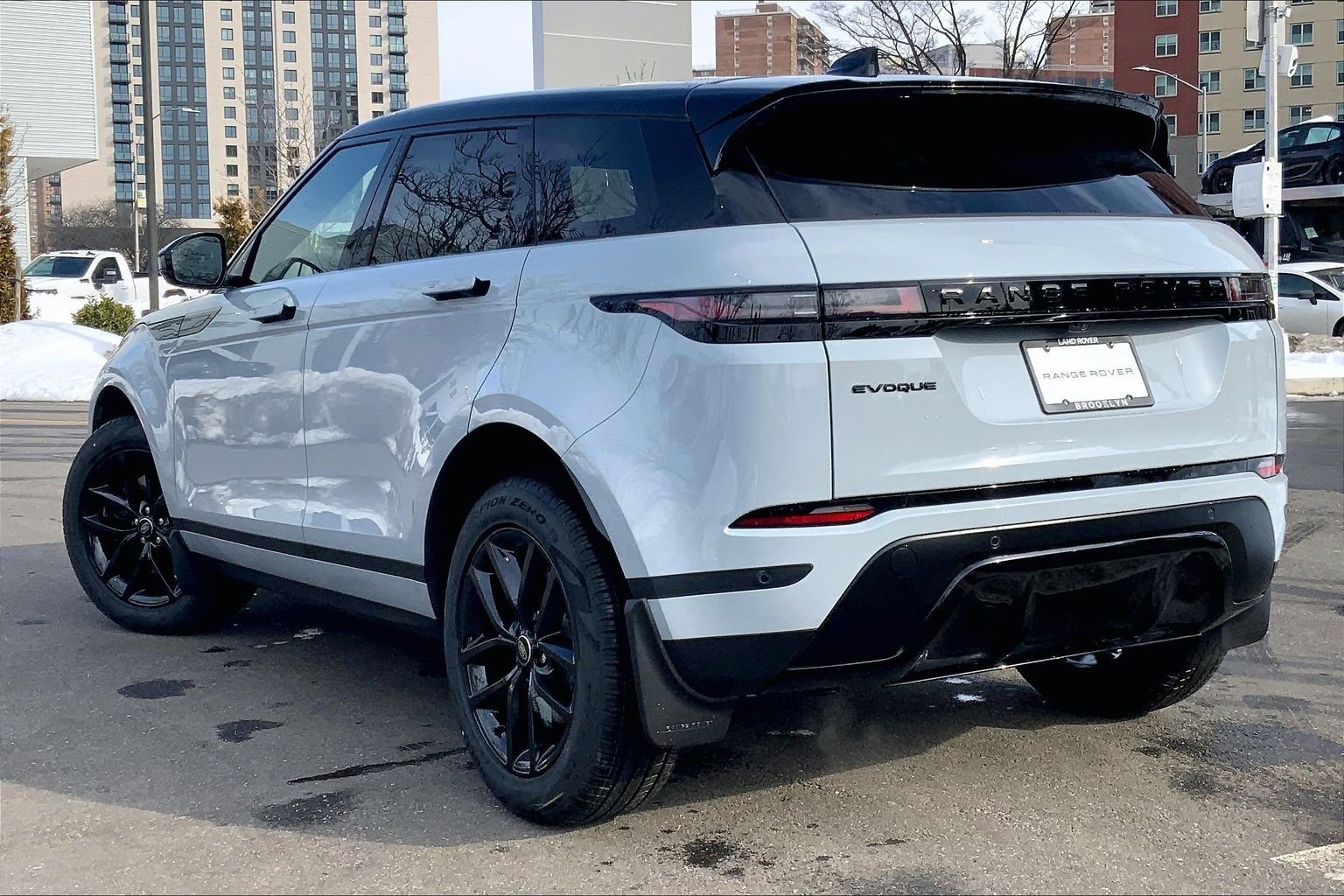 New 2026 Arroios Grey Land Rover S image 12