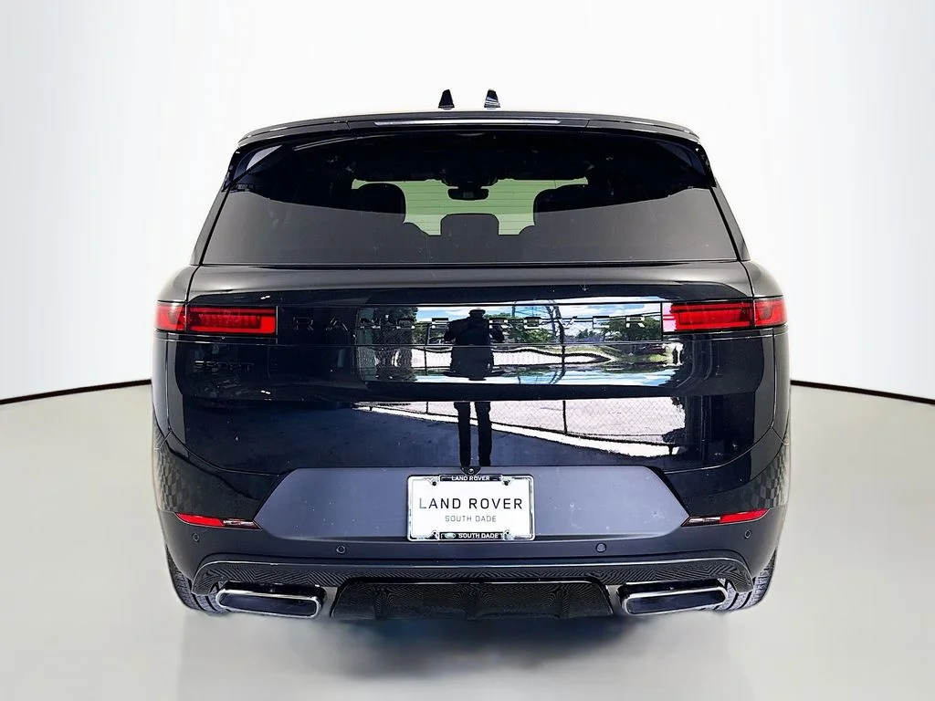 New 2026 Santorini Black Land Rover SE image 6