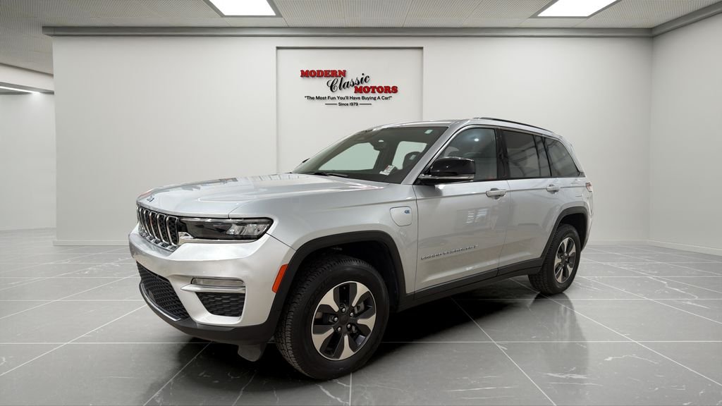Used 2024 Silver Jeep 4xe image 1
