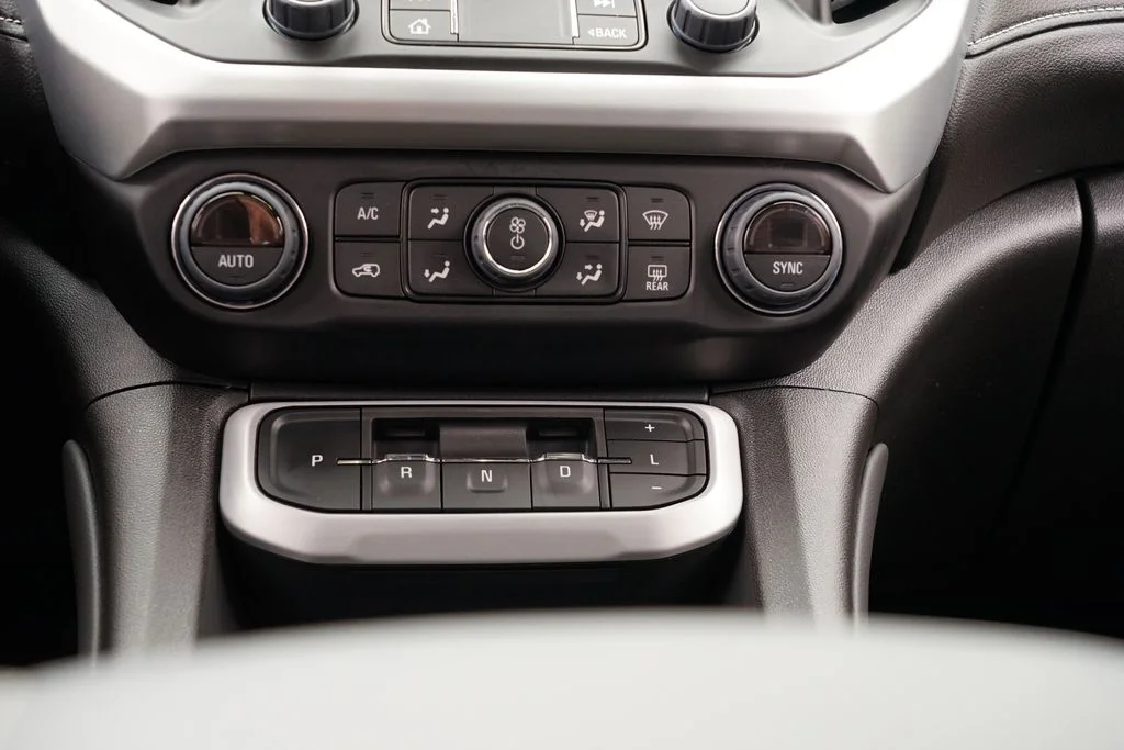 2023 GMC Acadia SLE - Photo 23