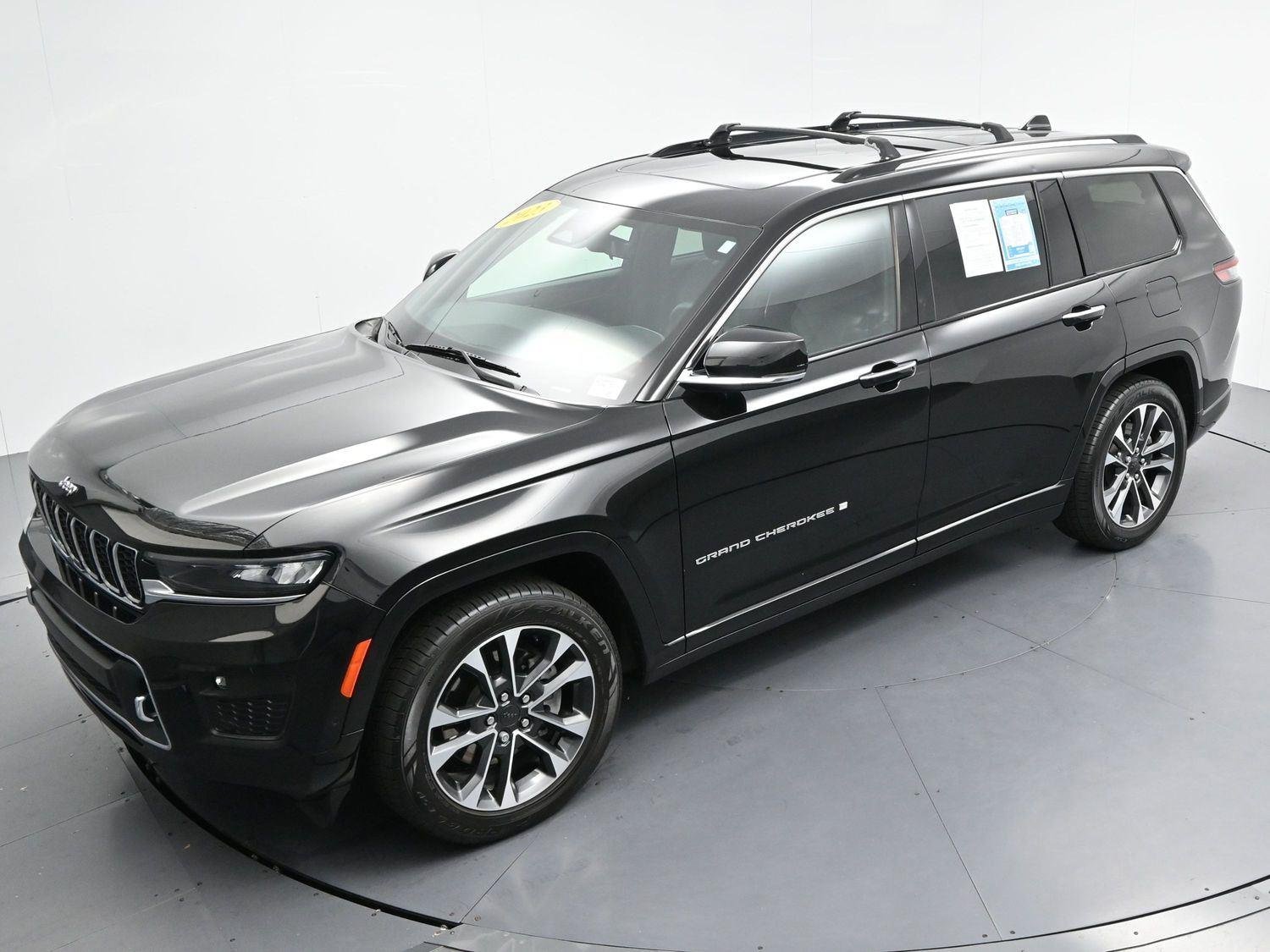 Used 2023 Diamond Black Crystal Pearlcoat Jeep Overland image 48