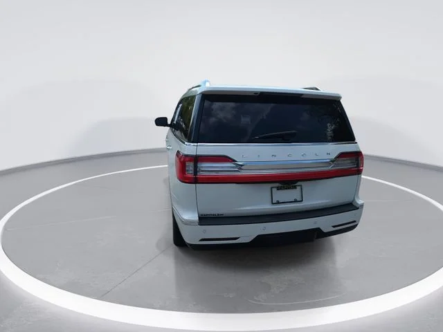 Used 2020 White Lincoln Reserve image 6