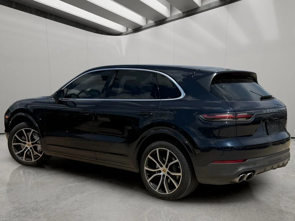 Used 2020 Moonlight Blue Metallic Porsche S image 3